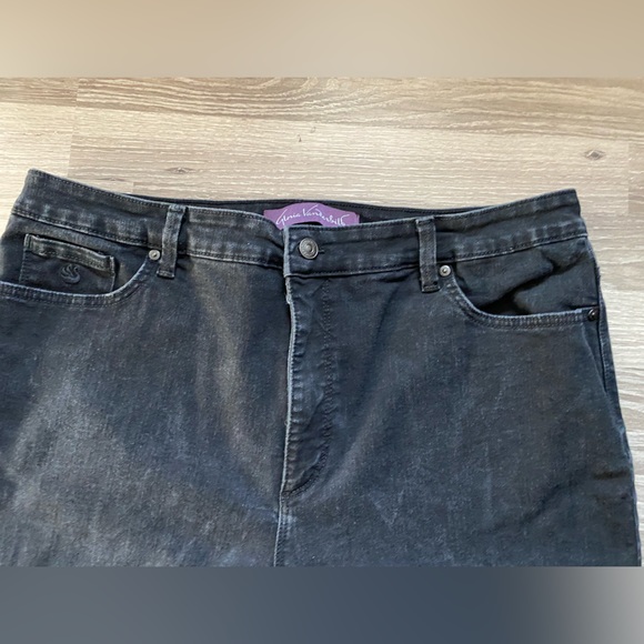 Gloria Vanderbilt | Amanda Slim Straight Leg Black Jean Size 18 - Picture 5 of 8